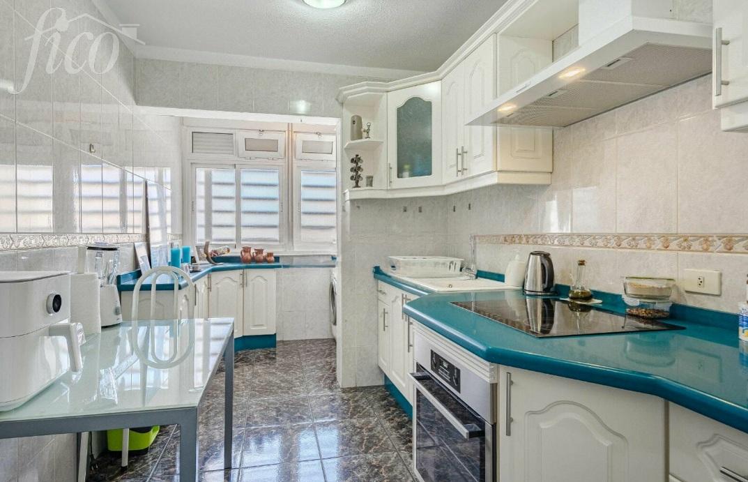 Tenerife - San Eugenio Bajo, Adeje 9